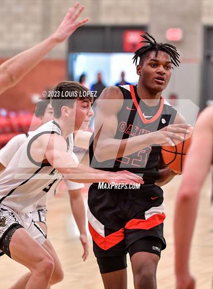 Thumbnail 2 in Capistrano Valley vs. Oak Hills (Nike Extravaganza) photogallery.