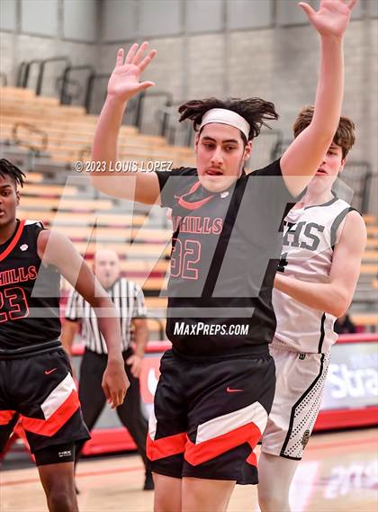 Thumbnail 3 in Capistrano Valley vs. Oak Hills (Nike Extravaganza) photogallery.
