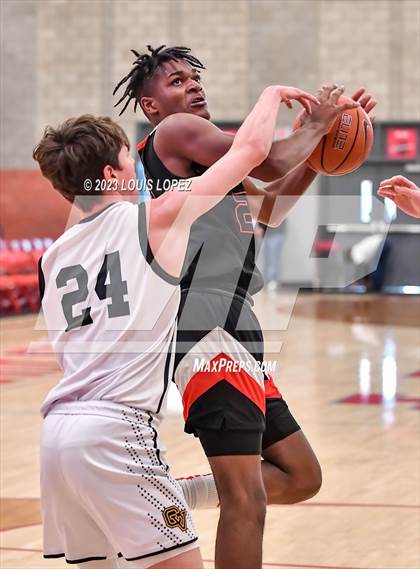 Thumbnail 2 in Capistrano Valley vs. Oak Hills (Nike Extravaganza) photogallery.