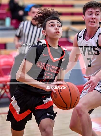Thumbnail 1 in Capistrano Valley vs. Oak Hills (Nike Extravaganza) photogallery.