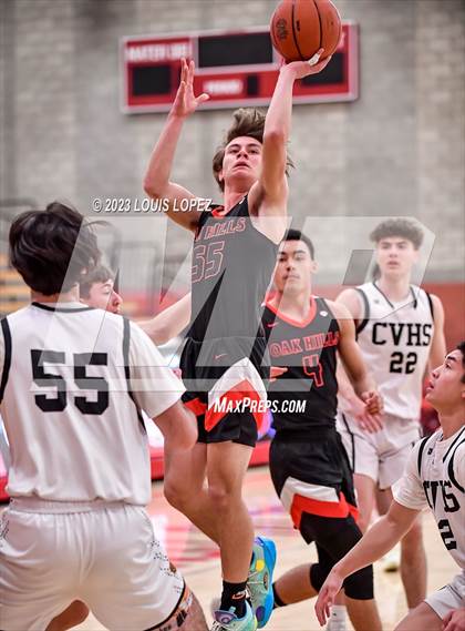 Thumbnail 3 in Capistrano Valley vs. Oak Hills (Nike Extravaganza) photogallery.