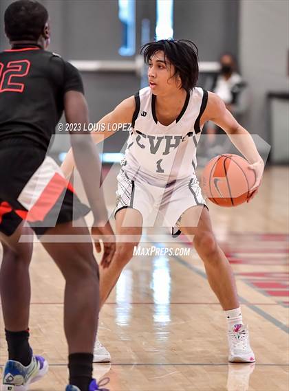 Thumbnail 1 in Capistrano Valley vs. Oak Hills (Nike Extravaganza) photogallery.
