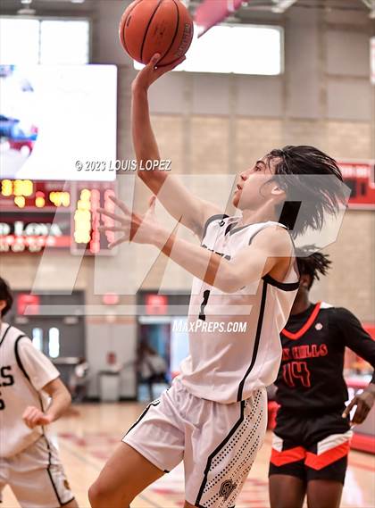 Thumbnail 1 in Capistrano Valley vs. Oak Hills (Nike Extravaganza) photogallery.