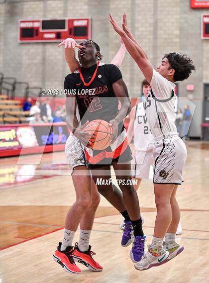 Thumbnail 2 in Capistrano Valley vs. Oak Hills (Nike Extravaganza) photogallery.