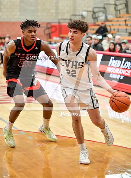 Thumbnail 2 in Capistrano Valley vs. Oak Hills (Nike Extravaganza) photogallery.