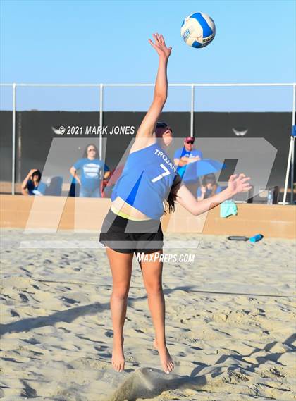 Thumbnail 1 in Salpointe Catholic vs. Valley Christian (AIA Division II Final)  photogallery.