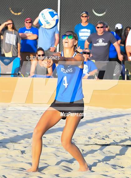 Thumbnail 3 in Salpointe Catholic vs. Valley Christian (AIA Division II Final)  photogallery.