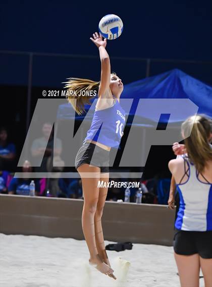Thumbnail 2 in Salpointe Catholic vs. Valley Christian (AIA Division II Final)  photogallery.