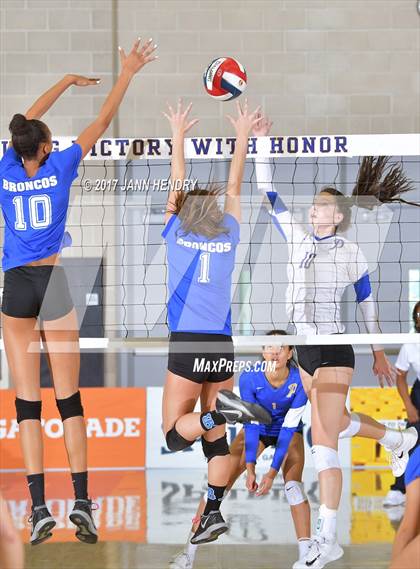 Thumbnail 3 in Presentation vs. Rancho Bernardo (CIF State D4 Final) photogallery.