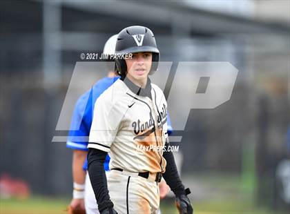 Thumbnail 3 in New Braunfels vs. Vandegrift (Hill Country Classic) photogallery.