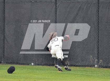 Thumbnail 2 in New Braunfels vs. Vandegrift (Hill Country Classic) photogallery.