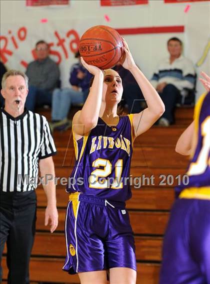 Thumbnail 1 in Maxwell vs. Live Oak photogallery.