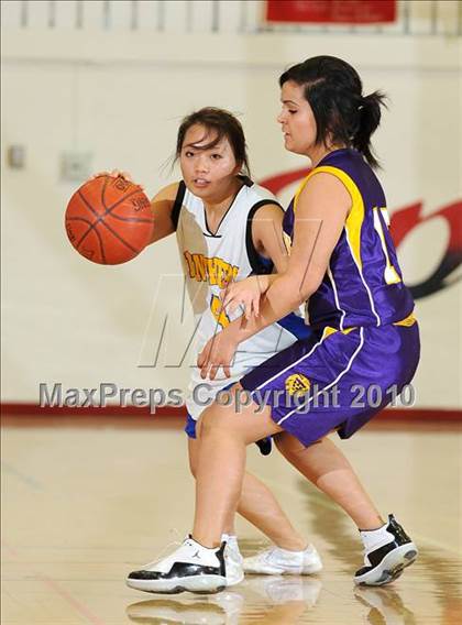Thumbnail 3 in Maxwell vs. Live Oak photogallery.