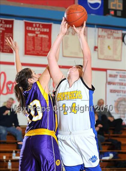 Thumbnail 2 in Maxwell vs. Live Oak photogallery.