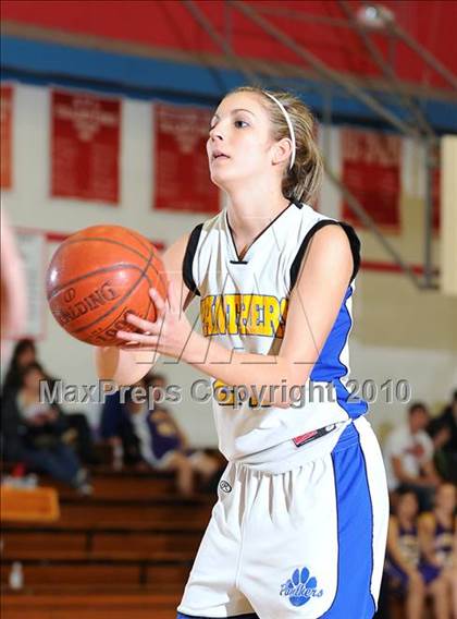 Thumbnail 2 in Maxwell vs. Live Oak photogallery.