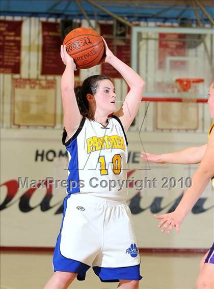 Thumbnail 3 in Maxwell vs. Live Oak photogallery.