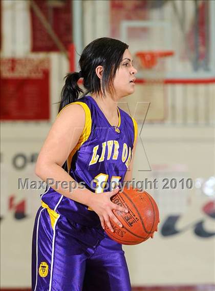 Thumbnail 1 in Maxwell vs. Live Oak photogallery.