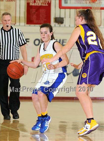 Thumbnail 3 in Maxwell vs. Live Oak photogallery.