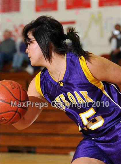 Thumbnail 2 in Maxwell vs. Live Oak photogallery.
