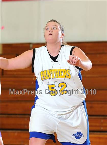 Thumbnail 2 in Maxwell vs. Live Oak photogallery.