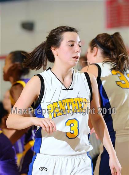 Thumbnail 1 in Maxwell vs. Live Oak photogallery.