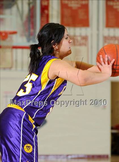 Thumbnail 1 in Maxwell vs. Live Oak photogallery.