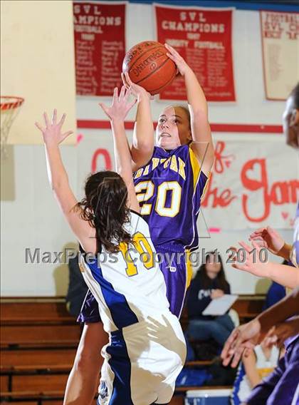 Thumbnail 3 in Maxwell vs. Live Oak photogallery.