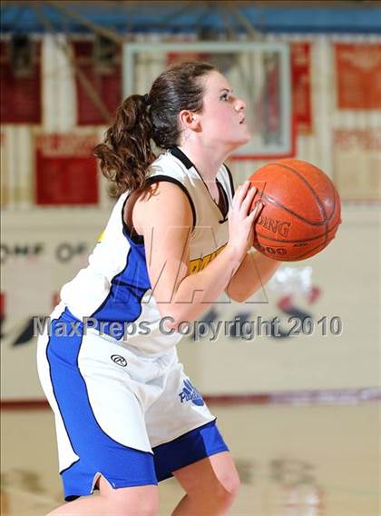 Thumbnail 2 in Maxwell vs. Live Oak photogallery.