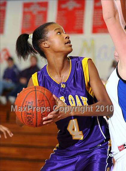 Thumbnail 2 in Maxwell vs. Live Oak photogallery.
