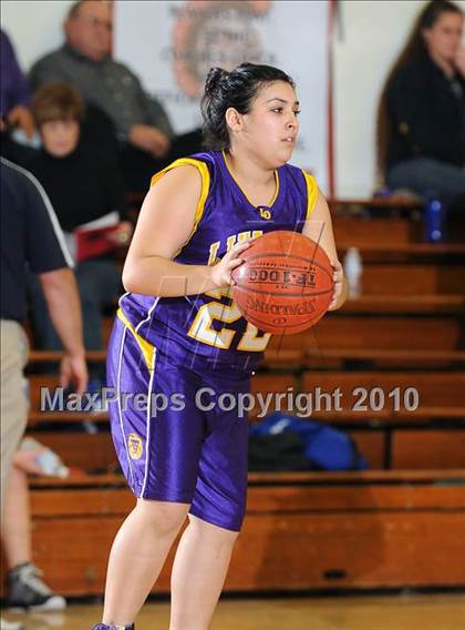 Thumbnail 2 in Maxwell vs. Live Oak photogallery.