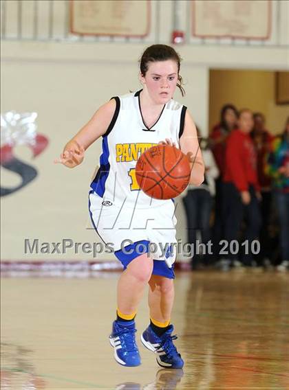 Thumbnail 3 in Maxwell vs. Live Oak photogallery.