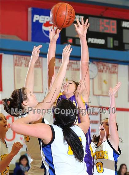 Thumbnail 2 in Maxwell vs. Live Oak photogallery.
