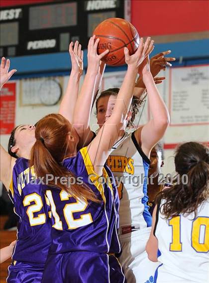 Thumbnail 1 in Maxwell vs. Live Oak photogallery.
