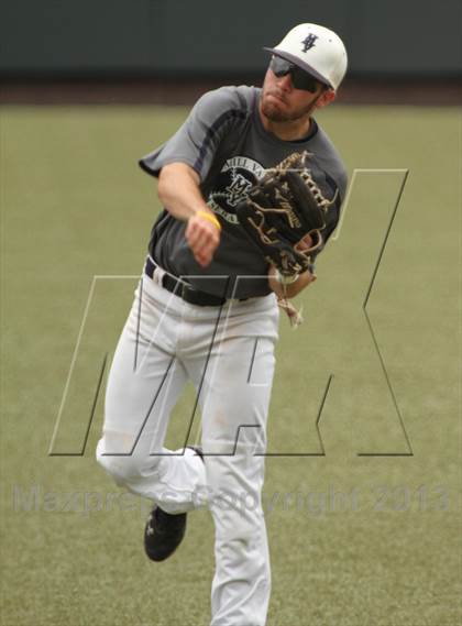 Thumbnail 3 in Carroll vs. Mill Valley (KSHSAA 5A Semifinal) photogallery.