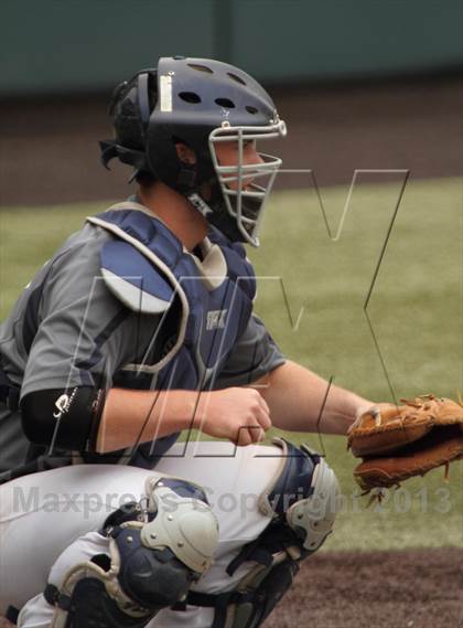 Thumbnail 1 in Carroll vs. Mill Valley (KSHSAA 5A Semifinal) photogallery.