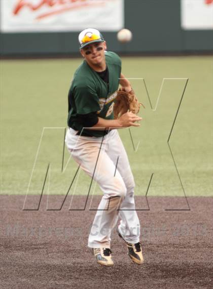 Thumbnail 3 in Carroll vs. Mill Valley (KSHSAA 5A Semifinal) photogallery.