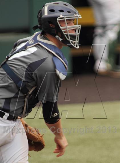 Thumbnail 2 in Carroll vs. Mill Valley (KSHSAA 5A Semifinal) photogallery.