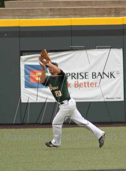 Thumbnail 2 in Carroll vs. Mill Valley (KSHSAA 5A Semifinal) photogallery.