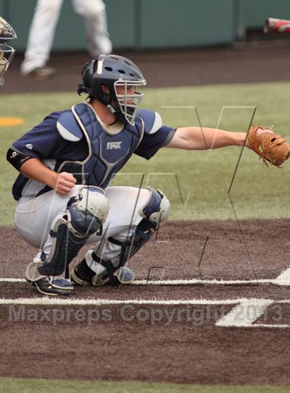 Thumbnail 3 in Carroll vs. Mill Valley (KSHSAA 5A Semifinal) photogallery.