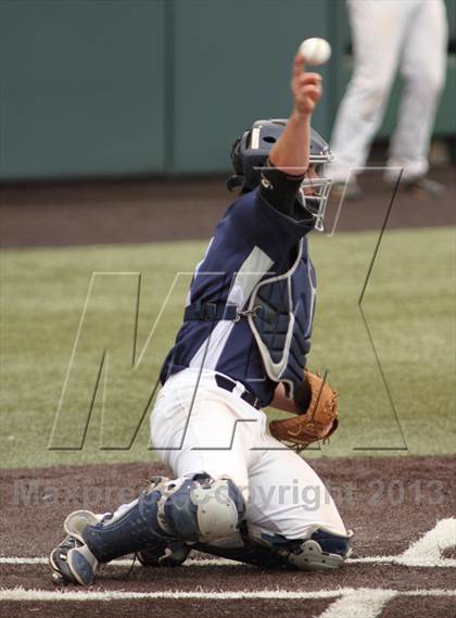 Thumbnail 2 in Carroll vs. Mill Valley (KSHSAA 5A Semifinal) photogallery.