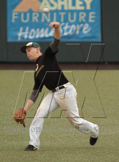 Thumbnail 2 in Carroll vs. Mill Valley (KSHSAA 5A Semifinal) photogallery.