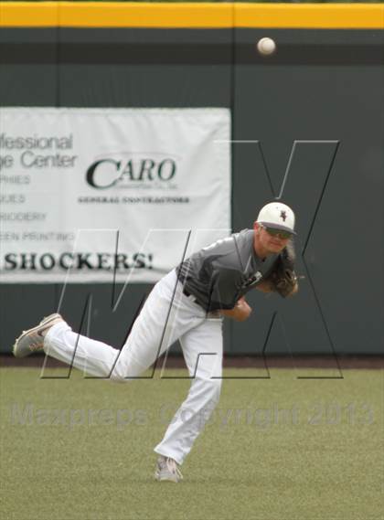 Thumbnail 2 in Carroll vs. Mill Valley (KSHSAA 5A Semifinal) photogallery.