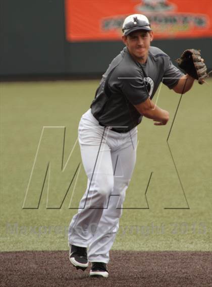 Thumbnail 3 in Carroll vs. Mill Valley (KSHSAA 5A Semifinal) photogallery.