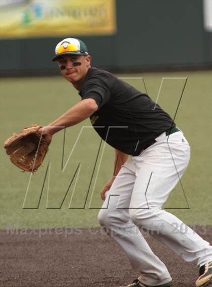 Thumbnail 1 in Carroll vs. Mill Valley (KSHSAA 5A Semifinal) photogallery.