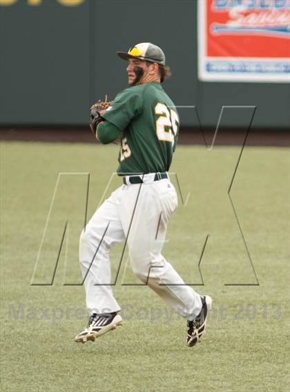 Thumbnail 2 in Carroll vs. Mill Valley (KSHSAA 5A Semifinal) photogallery.