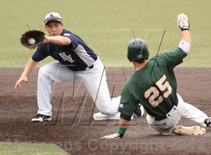 Thumbnail 2 in Carroll vs. Mill Valley (KSHSAA 5A Semifinal) photogallery.