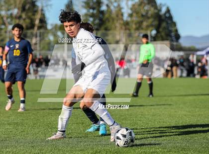 Thumbnail 3 in Birmingham vs. Chavez (CIF-LA Div-1 Semifinal) photogallery.