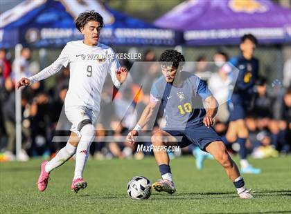 Thumbnail 3 in Birmingham vs. Chavez (CIF-LA Div-1 Semifinal) photogallery.