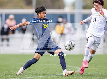 Thumbnail 3 in Birmingham vs. Chavez (CIF-LA Div-1 Semifinal) photogallery.