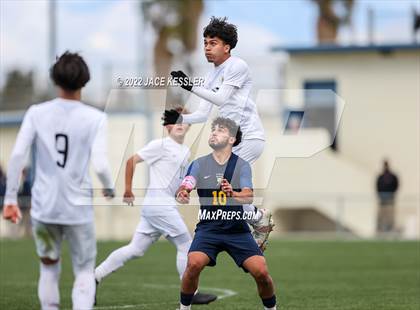 Thumbnail 3 in Birmingham vs. Chavez (CIF-LA Div-1 Semifinal) photogallery.